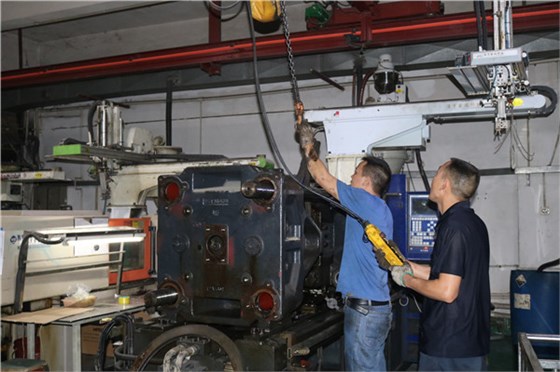 藍(lán)牙耳機(jī)塑膠模具廠——博騰納更愿傾心為您服務(wù) 藍(lán)牙耳機(jī)塑膠模具廠——博騰納更愿傾心為您服務(wù)