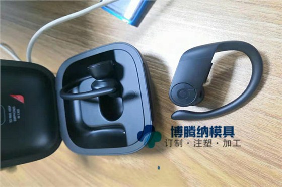 深圳藍(lán)牙耳機(jī)模具廠哪家行？來博騰納給你看看什么叫專業(yè)