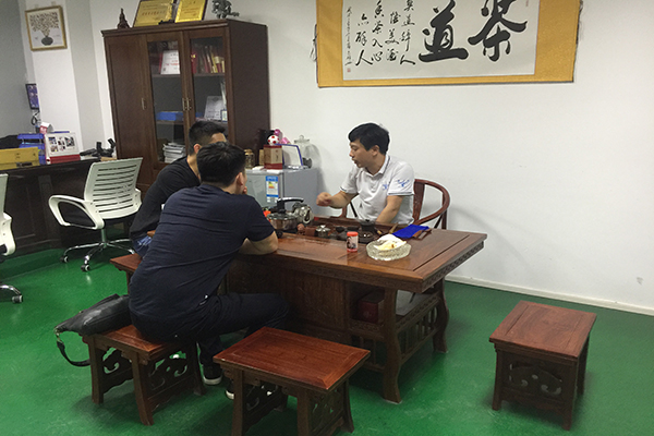 電子產(chǎn)品開模，就找深圳精密塑膠模具廠！