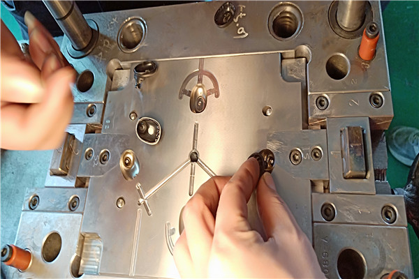 有實力的塑膠模具廠&mdash;&mdash;博騰納更是您定制高端模具首選廠家