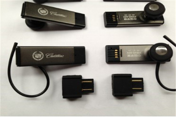 藍(lán)牙耳機(jī)模具廠哪家行？深圳博騰納出品：有分模線，你看不見！